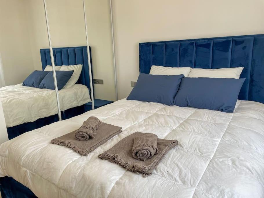 Le Puy-en-Velay Le Lagon Bleu - Appt Wifi Parking Balcon מראה חיצוני תמונה